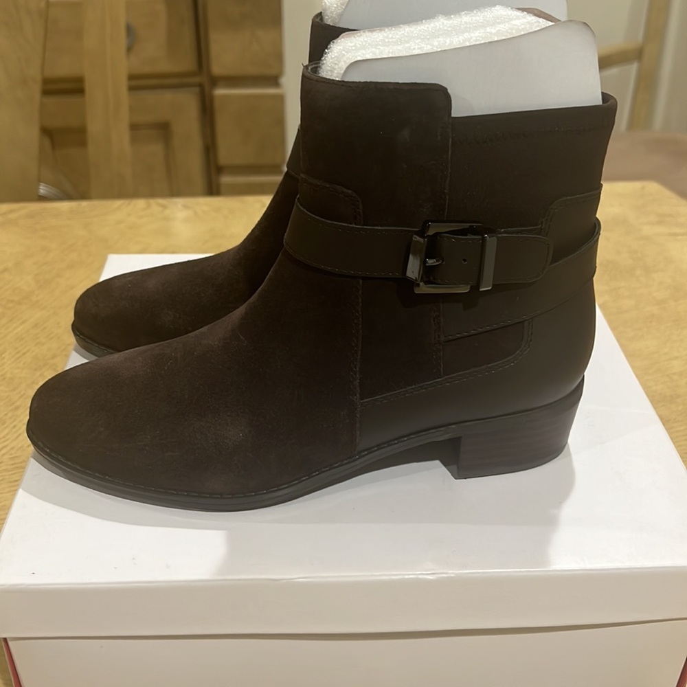 Isaac Mizrahi Ankle Boots - Picture 4 of 8